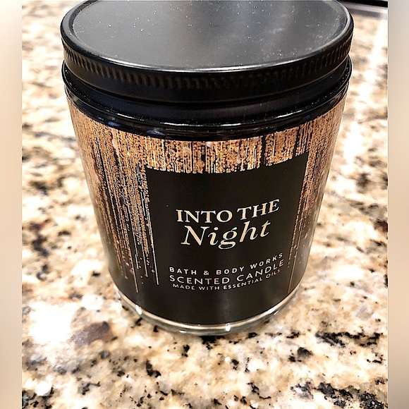 New B&BW Into the night single wick candle. - Picture 1 of 4